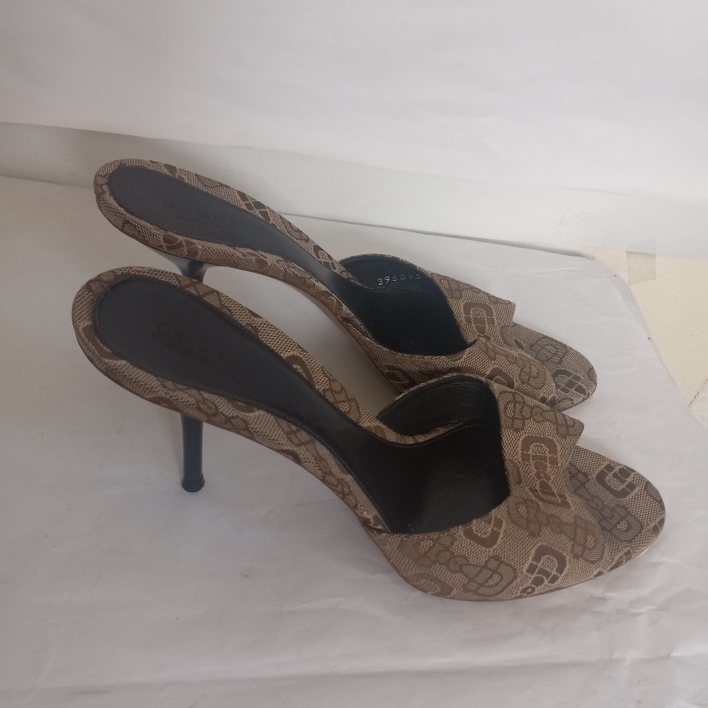 Gucci monogram chain heels size 38.5 - Picture 10 of 16